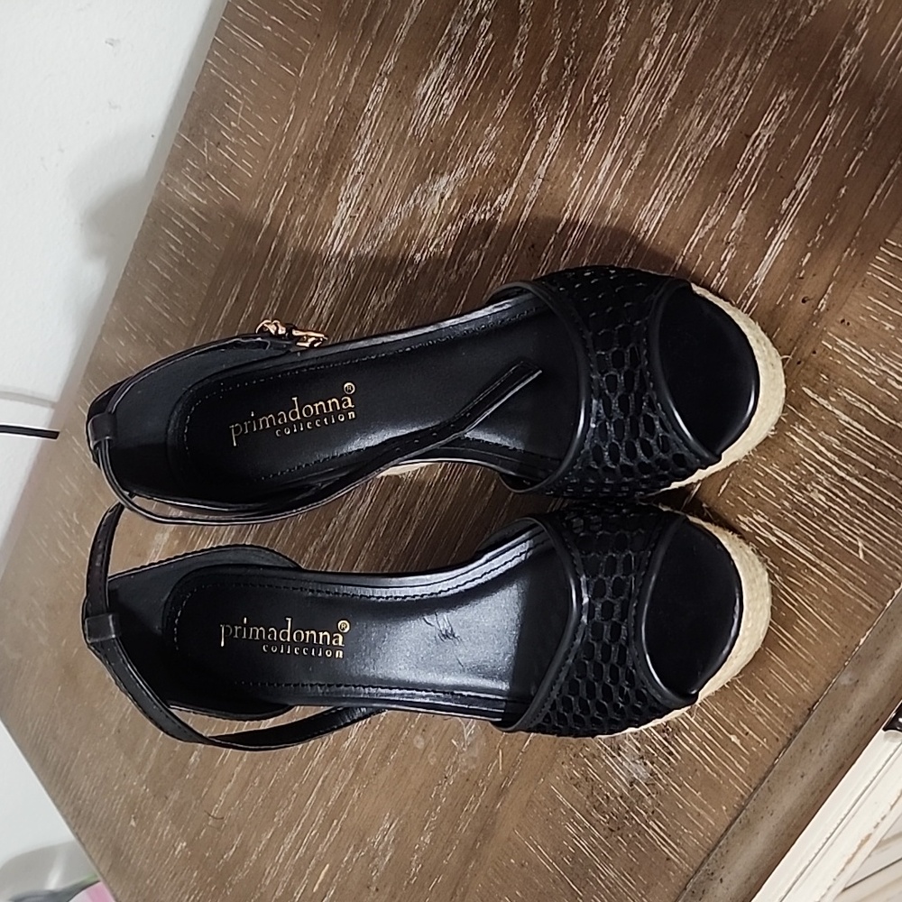 Shoes - Picture 3 of 4